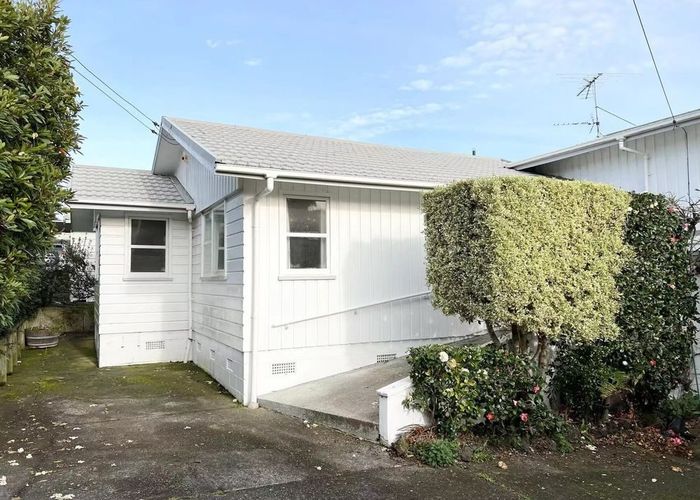  at 154 Bleakhouse Road, Mellons Bay, Manukau City, Auckland