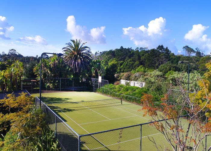  at 11 The Knoll, Greenhithe, Auckland