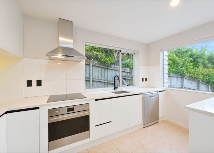  at 9 Cityview Place, Massey, Auckland