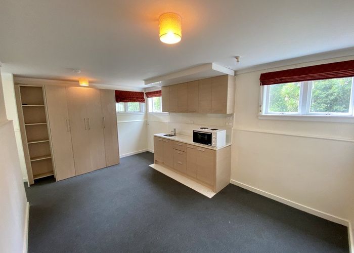  at 2/13 Wattle Street, New Lynn, Waitakere City, Auckland