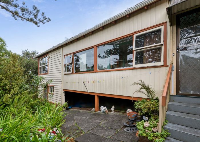  at 6 Arran Road, Browns Bay, Auckland