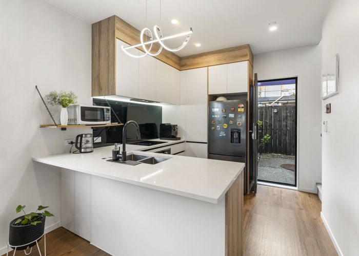  at 7/69 Wharf Road, Te Atatu Peninsula, Waitakere City, Auckland