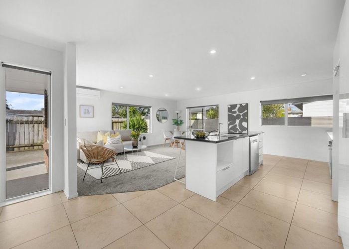  at 6A Alan Avenue, Henderson, Waitakere City, Auckland