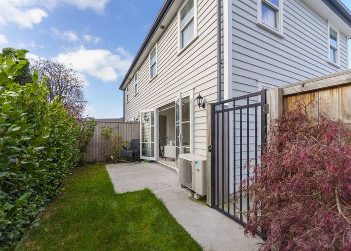  at 4/33 Dickens Street, Addington, Christchurch City, Canterbury
