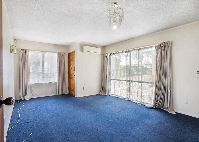  at 2/12 Russell Road, Manurewa, Manukau City, Auckland