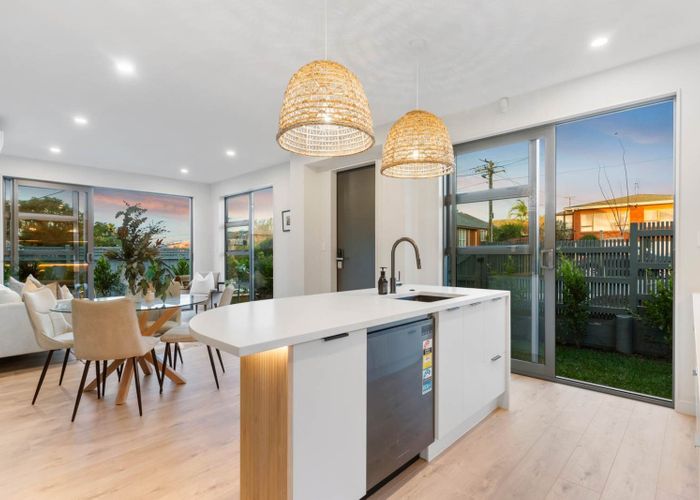  at 3A  Trafalgar Road, Milford, North Shore City, Auckland