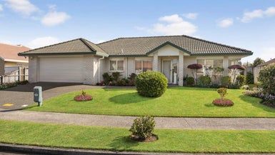  at 1/12 Arrathorne Place, Northpark, Auckland