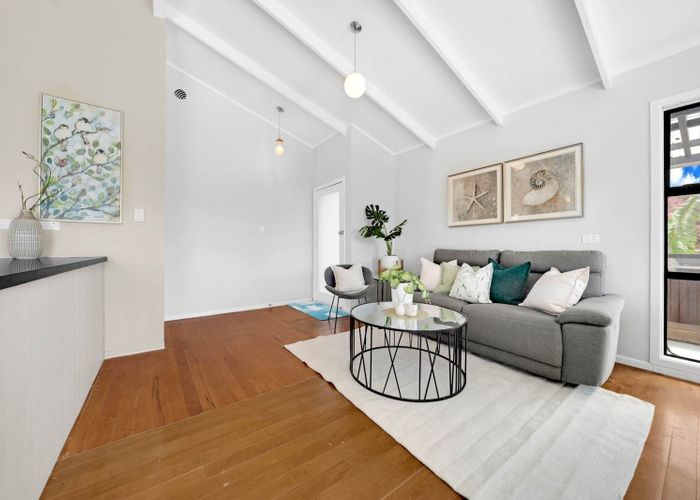  at 2 La Trobe Street, Pakuranga Heights, Manukau City, Auckland