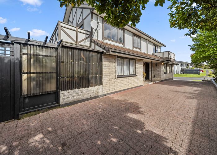  at 21 Rushgreen Avenue, Pahurehure, Papakura, Auckland