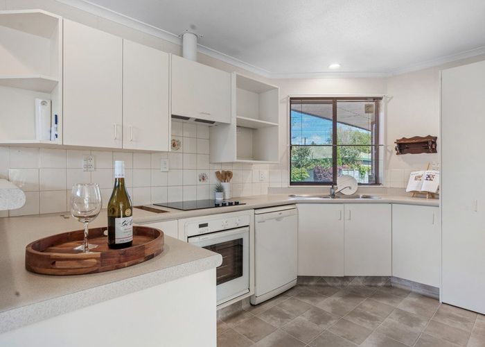  at 12 Longford Court, Forest Lake, Hamilton