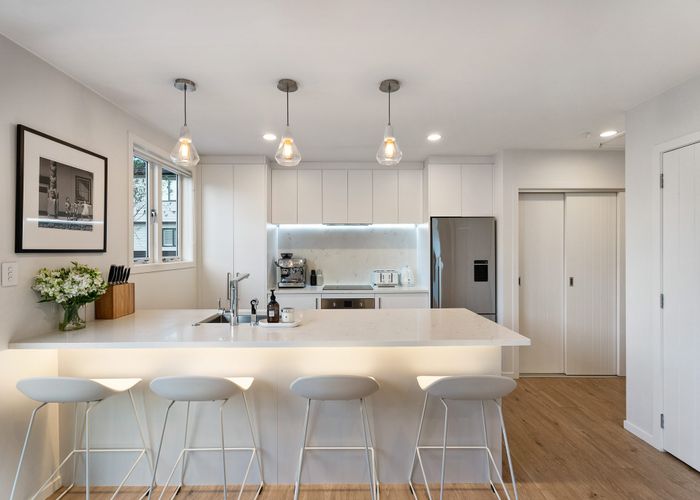  at 43 Kiwi Road, Point Chevalier, Auckland City, Auckland