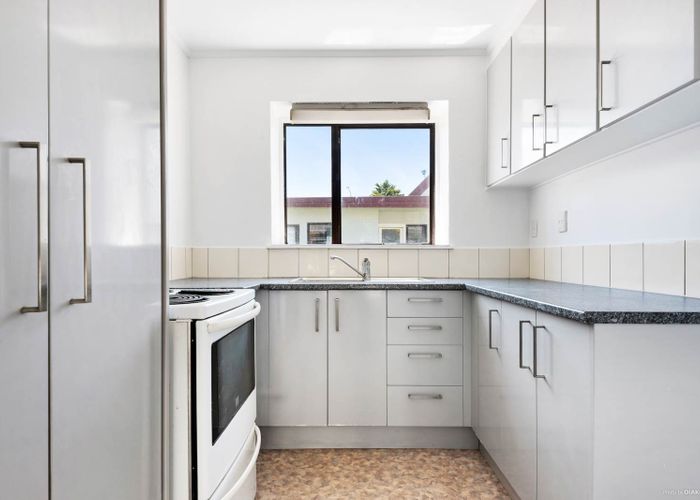  at 117 The Avenue, Lynfield, Auckland