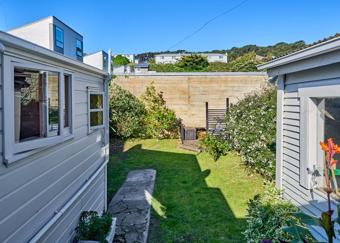  at 297 Mansfield Street, Newtown, Wellington, Wellington