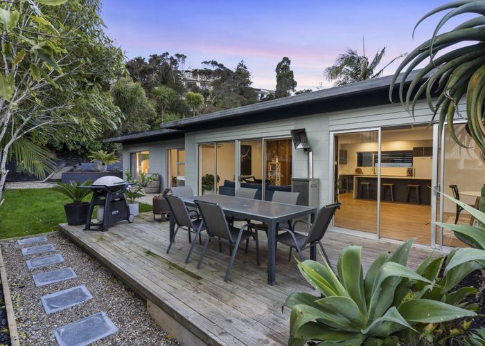  at 16 Pluto Place, Beach Haven, Auckland