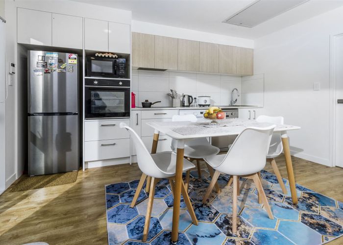  at 122C Lancaster Road, Beach Haven, Auckland
