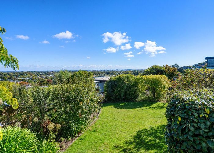  at 17 Whaka Terrace, Huntsbury, Christchurch City, Canterbury