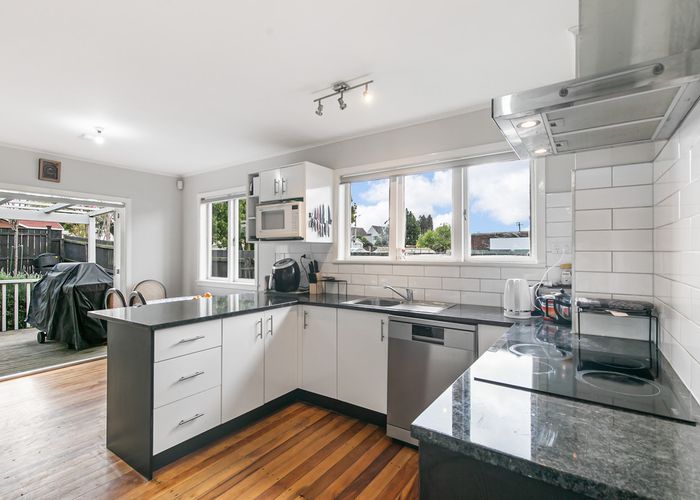  at 1/30 Gray Avenue, Mangere East, Auckland