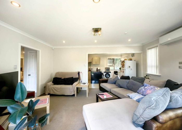  at 35 Dundale Avenue, Blockhouse Bay, Auckland