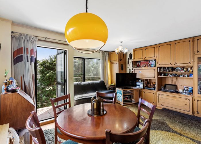  at 2/27 Rangatira Road, Birkdale, Auckland