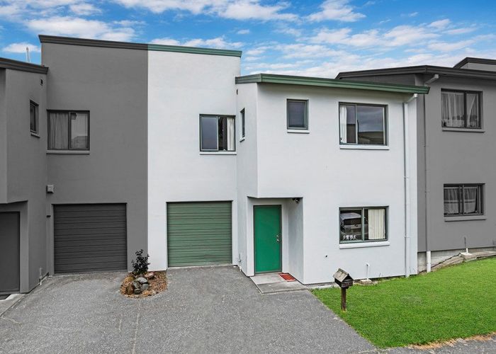  at 12 Vitex Lane, Henderson, Waitakere City, Auckland