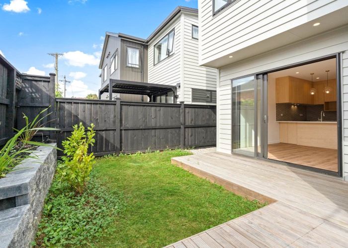  at 5E Poto Street, Te Atatu South, Auckland
