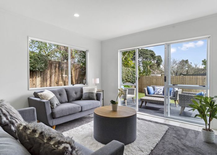  at 2/328 Rangatira Road, Beach Haven, North Shore City, Auckland