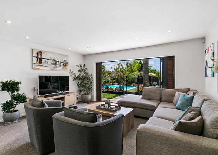  at 21 Sartors Avenue, Northcross, Auckland