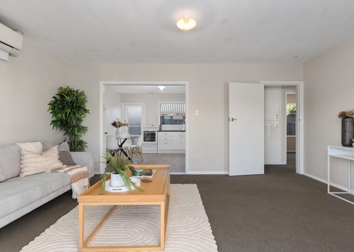  at 4/28 Aikmans Road, Merivale, Christchurch City, Canterbury