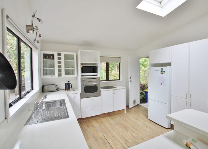  at 29 Pluto Place, Beach Haven, Auckland