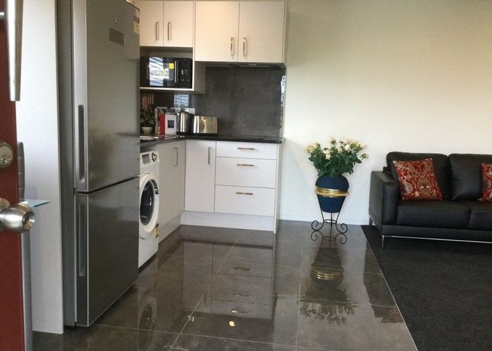  at 19  Eleanor Place (Studio), Blockhouse Bay, Auckland City, Auckland