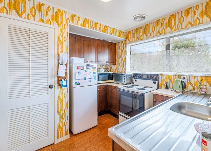  at 2/27 Galloway Crescent, Farm Cove, Auckland