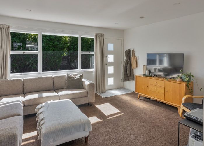  at 2/82 Holly Road, St Albans, Christchurch