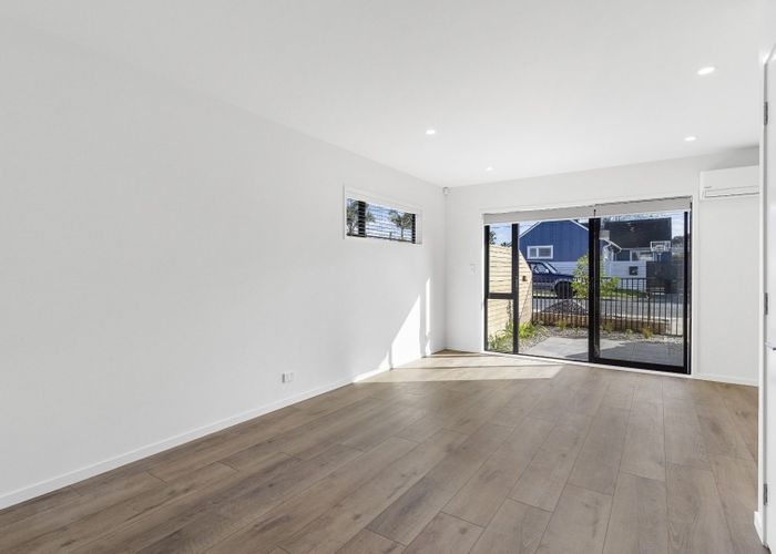  at 2A Stokes Avenue, Te Atatu Peninsula, Waitakere City, Auckland