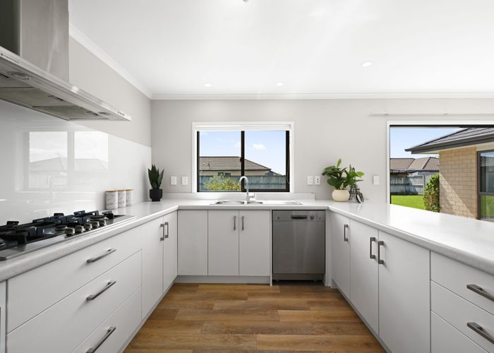  at 6 Sylvester Crescent, Flagstaff, Hamilton, Waikato