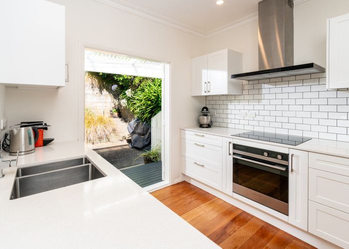  at 104 Curtis Street, Northland, Wellington