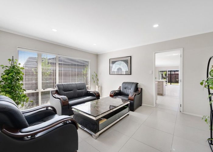  at 8 Reno Way, Flat Bush, Manukau City, Auckland