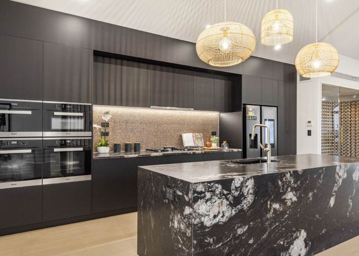  at 13 Waimana Avenue, Northcote Point, North Shore City, Auckland