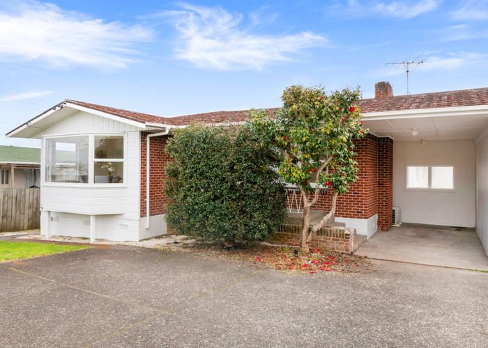  at 88 Pupuke Road, Hillcrest, North Shore City, Auckland