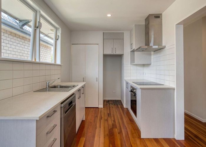  at 6 KOTAHI Road, Mount Wellington, Auckland