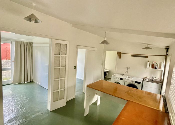  at 32 Shirley Road, Parau, Auckland