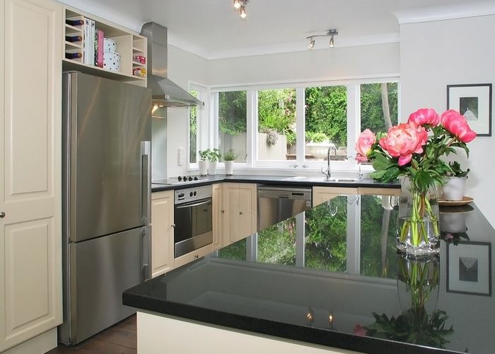  at 8 Discovery Drive, Whitby, Porirua