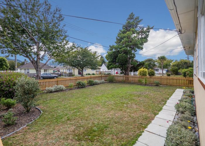  at 4 Ngata Grove, Trentham, Upper Hutt