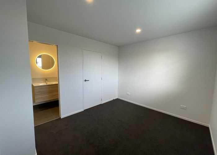  at 9 Panoni Lane, Abercrombie St, Howick, Manukau City, Auckland