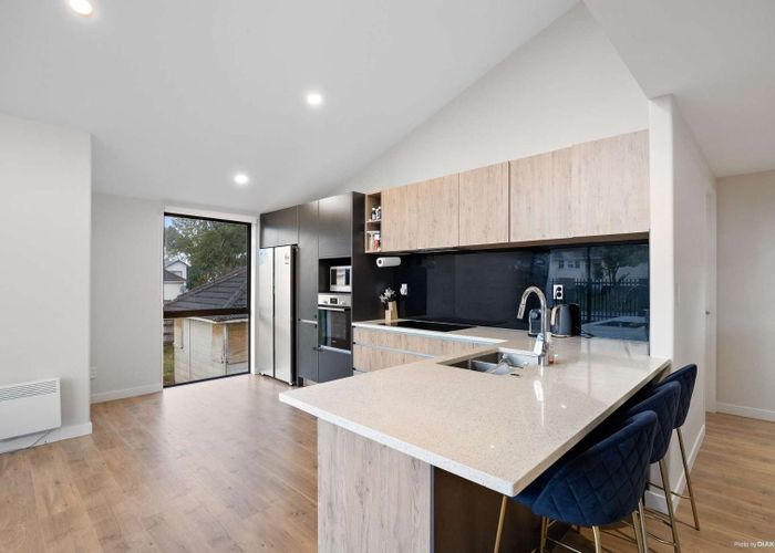  at 21 Eastview Road, Glen Innes, Auckland