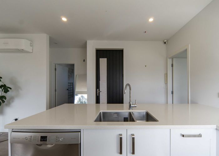  at 2/81 Storey Avenue, Forest Lake, Hamilton, Waikato