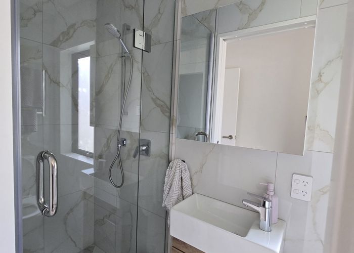  at 8/3 Ferndale Road, Mount Wellington, Auckland City, Auckland