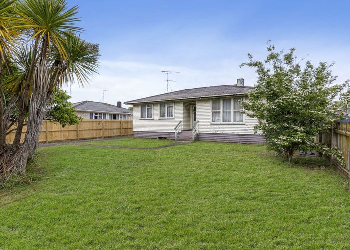  at 65 Apirana Avenue, Glen Innes, Auckland