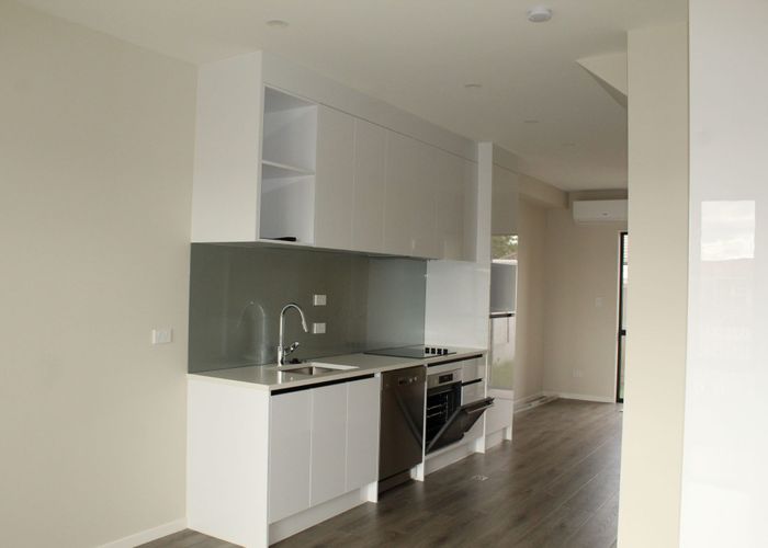 at 5/24 Tara Road, Henderson, Auckland