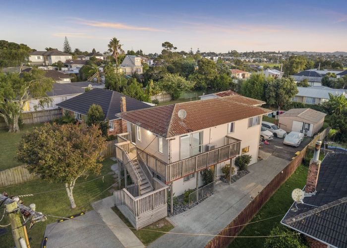  at 32 Strid Road, Te Atatu South, Waitakere City, Auckland