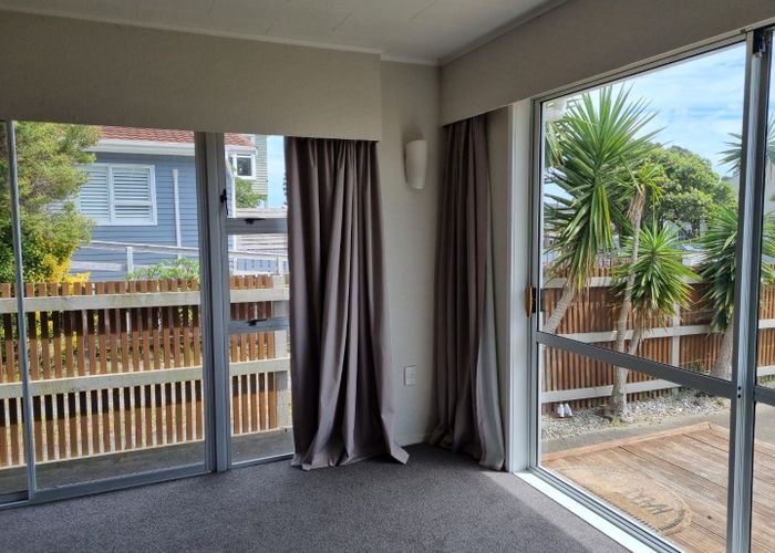  at 2/6 Cluny Road, Plimmerton, Porirua